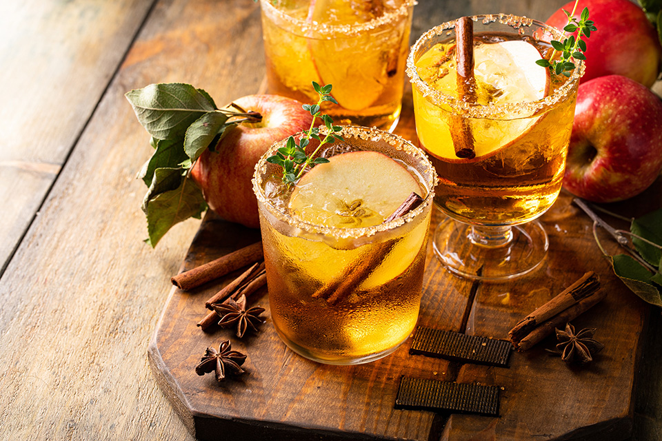 Apple mocktails
