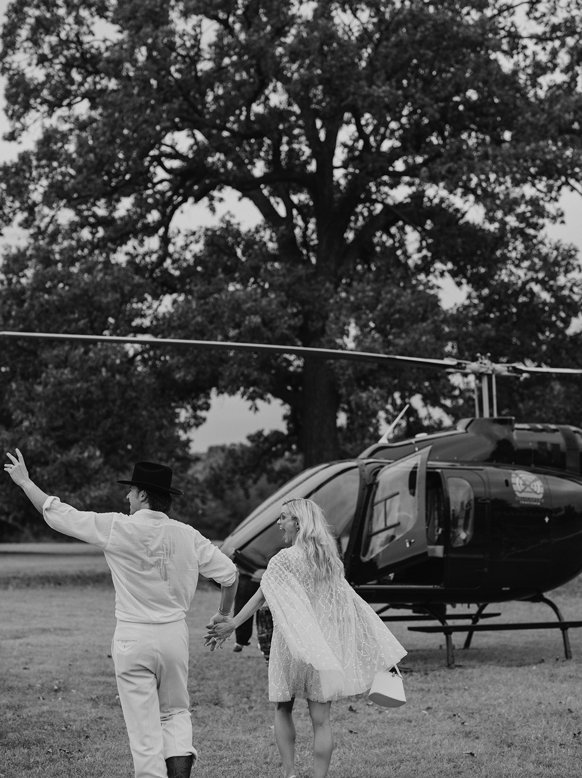 Max and Annie's helicopter escape