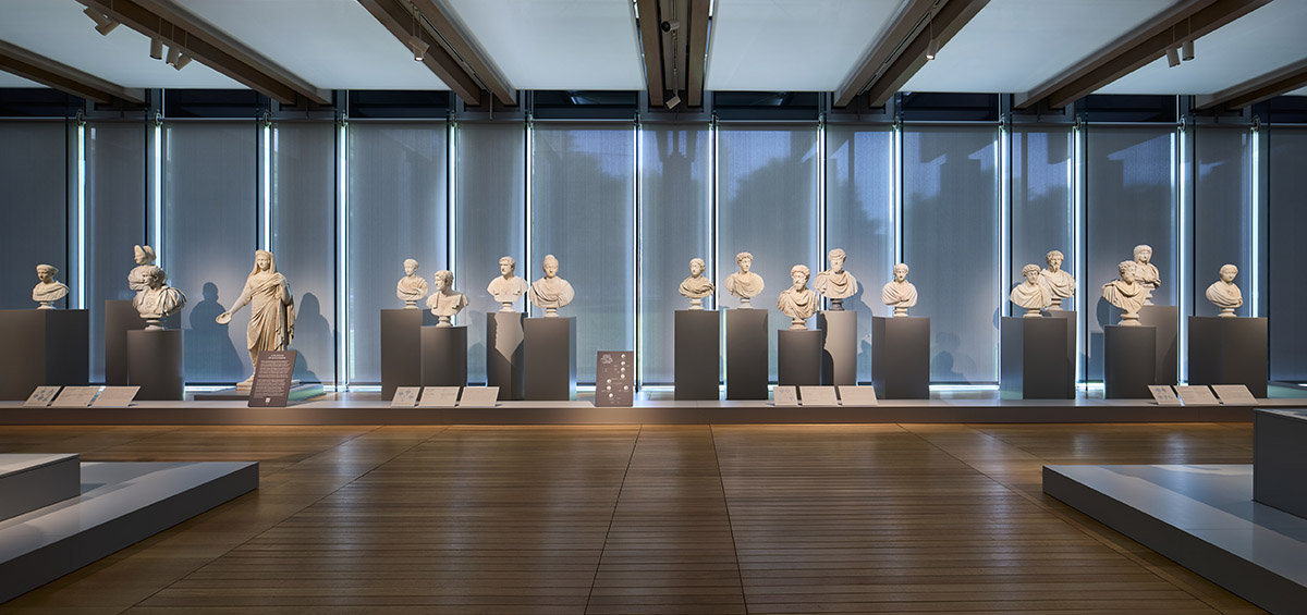 View of Busts in Renzo Piano Pavillion at the Kimbell Art Museum © Fondazione Torlonia, PH Agostino Osio