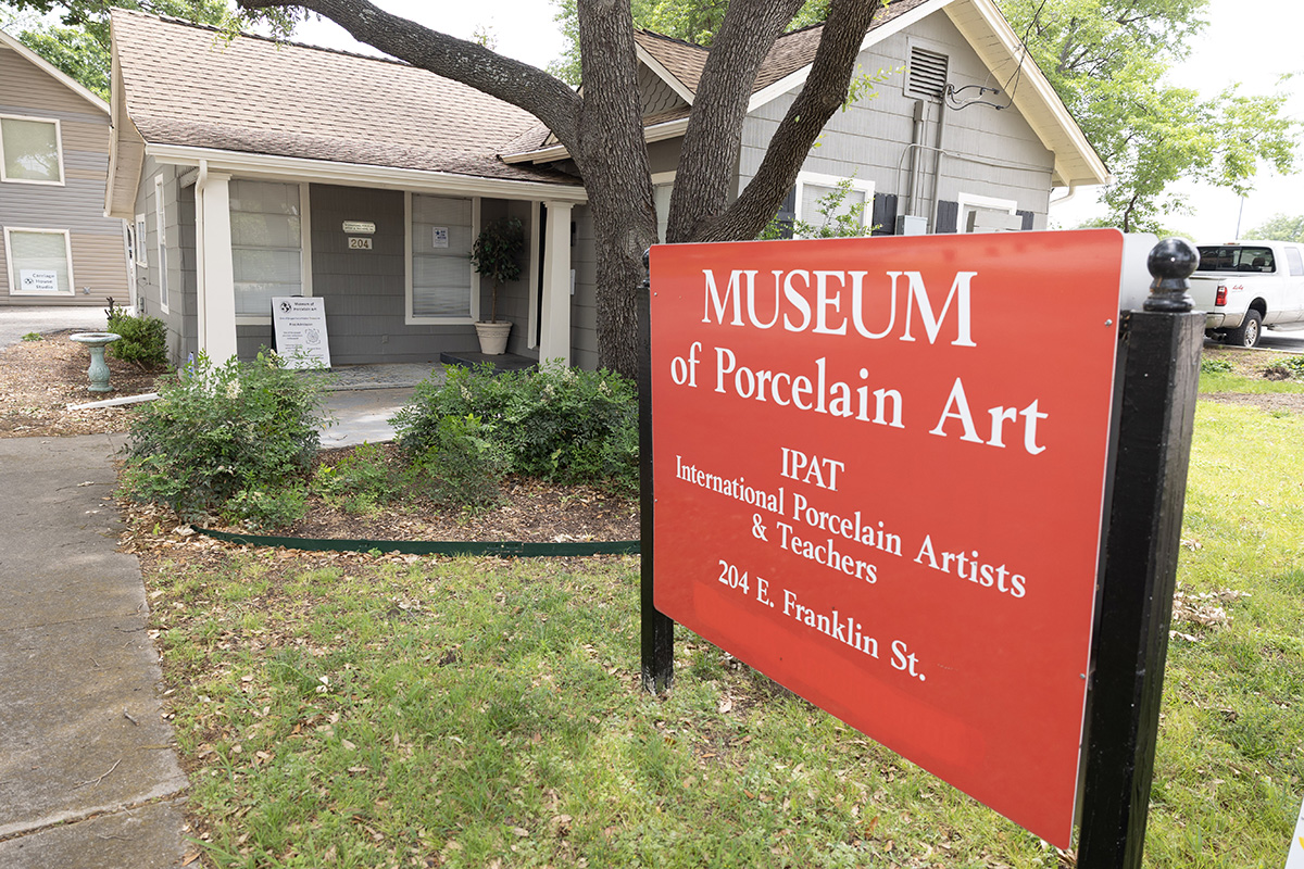 International Porcelain Artists and Teachers Museum 36-1Q0A2786 web