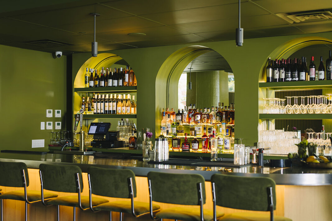 The bar at Beren