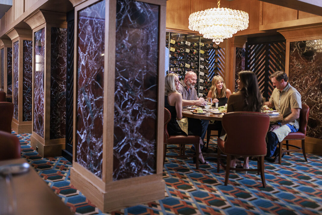 The OAK Room Bar at Oaklawn Hot Springs